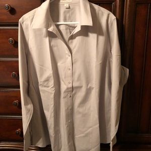Collared khaki Coldwater Creek no iron button down